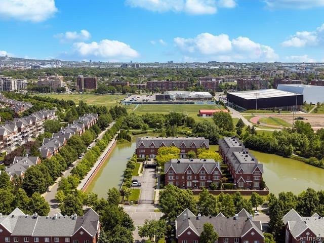 









2404


Rue de l'Acajou

,
Montréal (Saint-Laurent),




QC
H4R2R9

