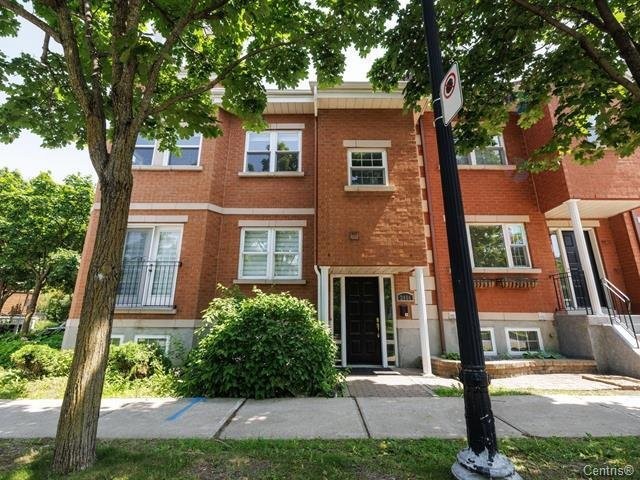 









2404


Rue de l'Acajou

,
Montréal (Saint-Laurent),




QC
H4R2R9

