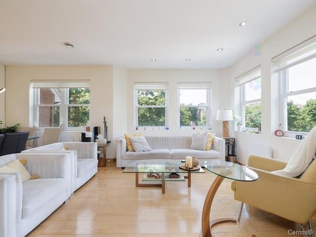 









2404


Rue de l'Acajou

,
Montréal (Saint-Laurent),




QC
H4R2R9

