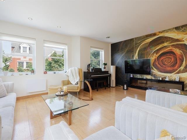 









2404


Rue de l'Acajou

,
Montréal (Saint-Laurent),




QC
H4R2R9

