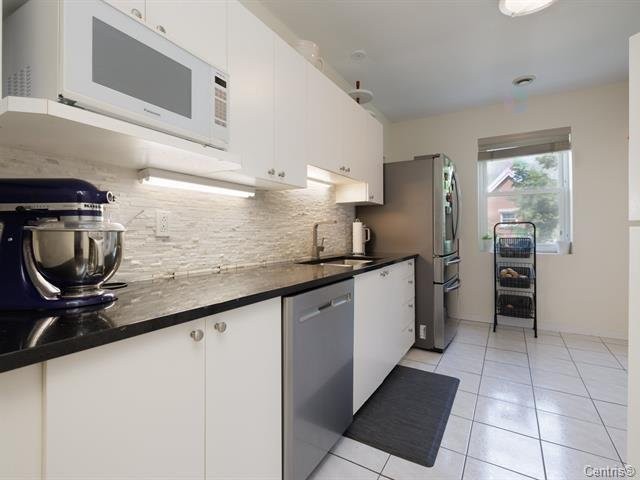 









2404


Rue de l'Acajou

,
Montréal (Saint-Laurent),




QC
H4R2R9

