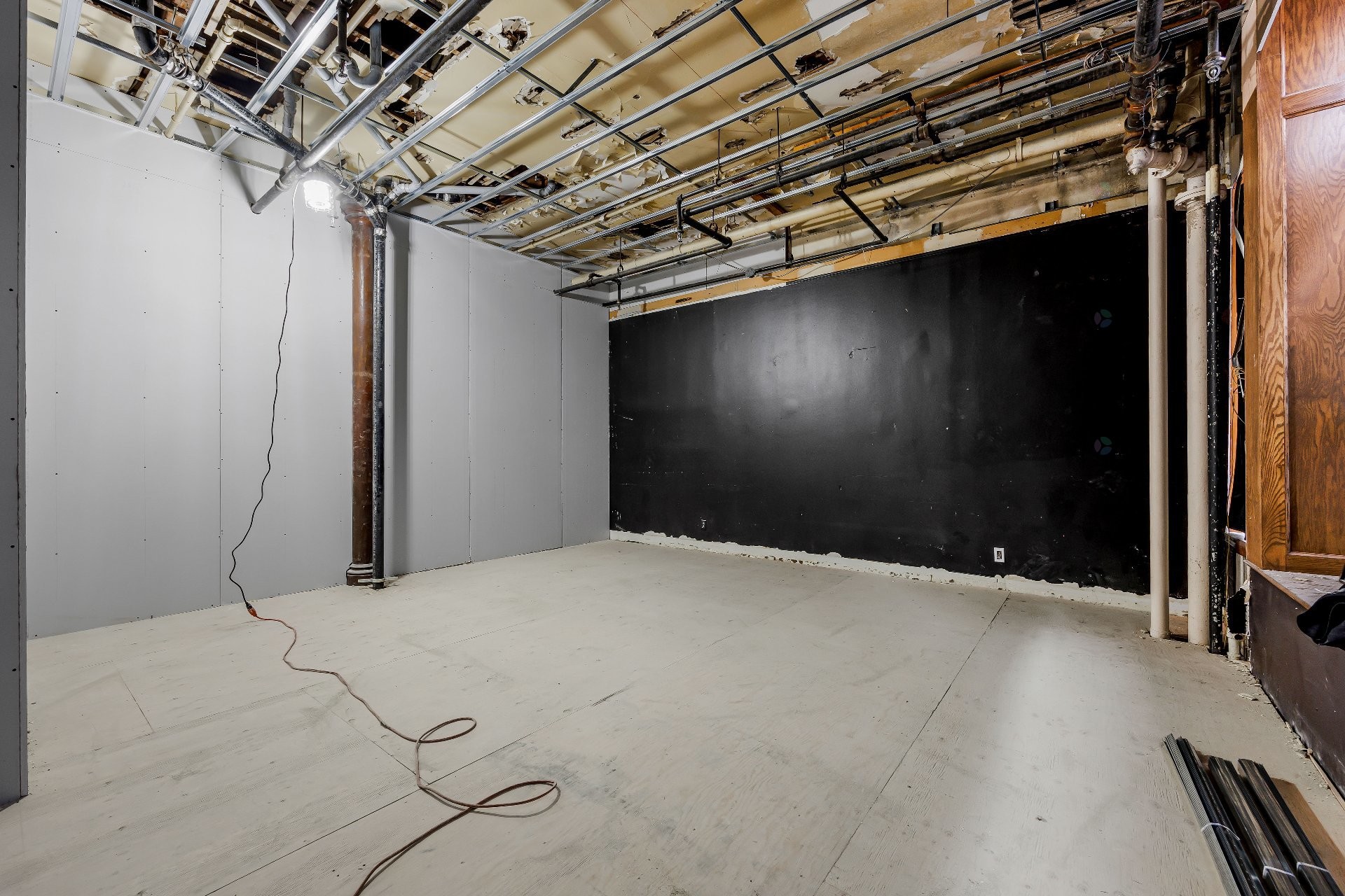 









430


Rue St-François-Xavier

,
Montréal (Ville-Marie),




QC
H2Y2T3

