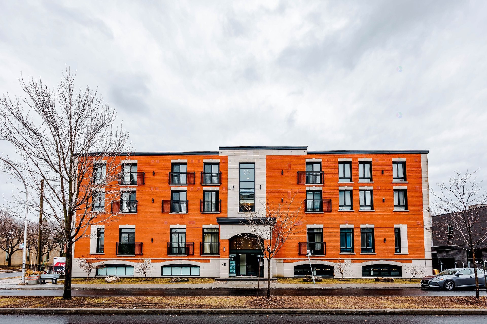 









460


Rue St-Charles O.

, A,
Longueuil (Le Vieux-Longueuil),




QC
J4H1G4

