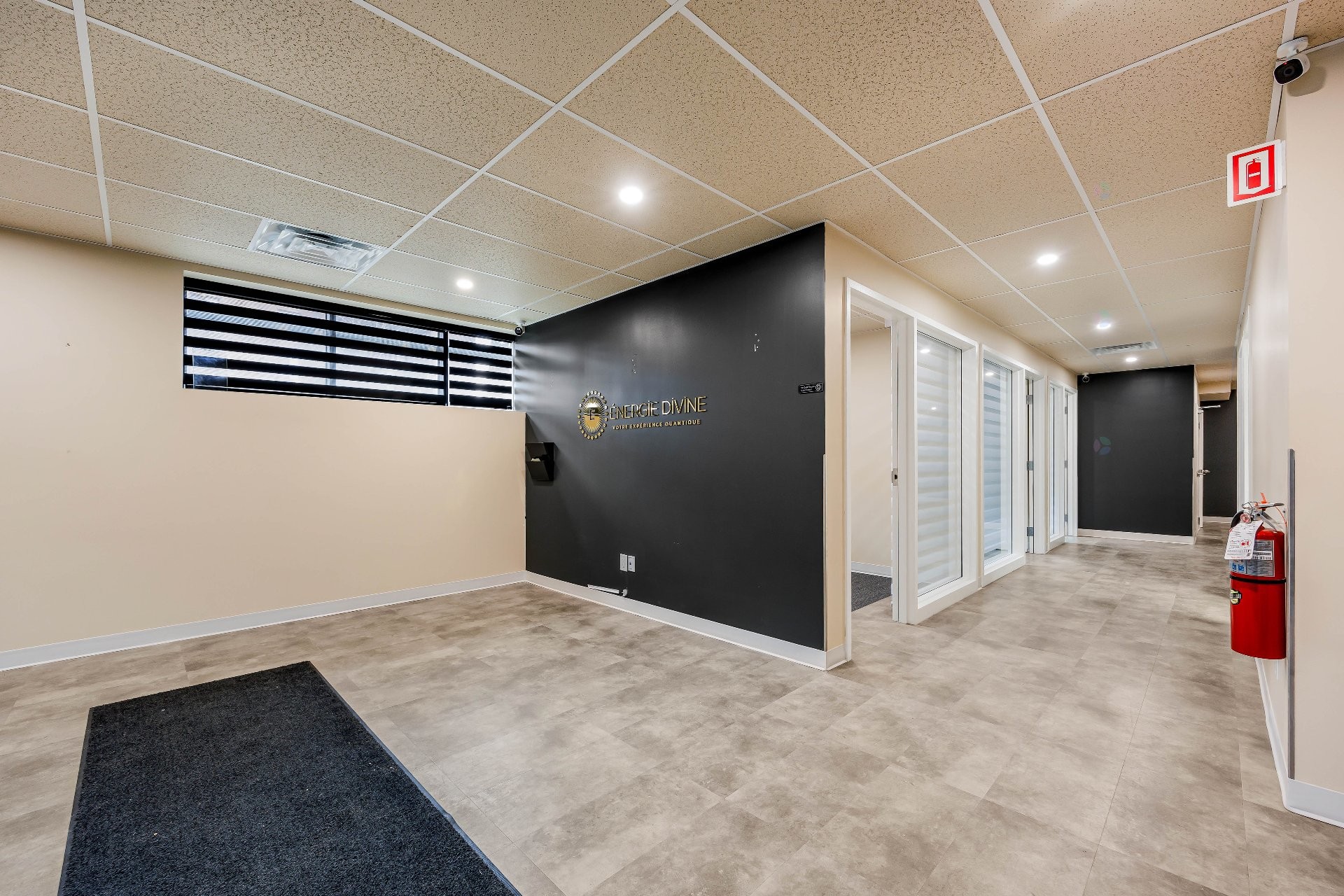 









460


Rue St-Charles O.

, A,
Longueuil (Le Vieux-Longueuil),




QC
J4H1G4

