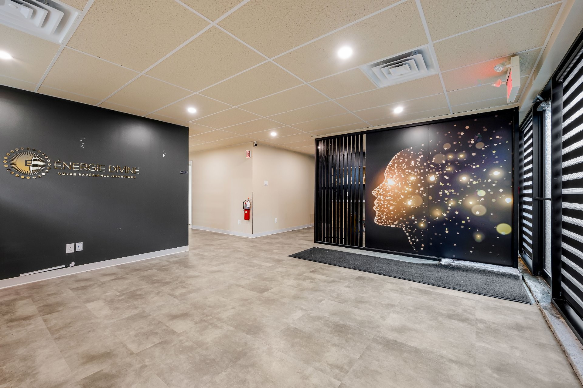 









460


Rue St-Charles O.

, A,
Longueuil (Le Vieux-Longueuil),




QC
J4H1G4

