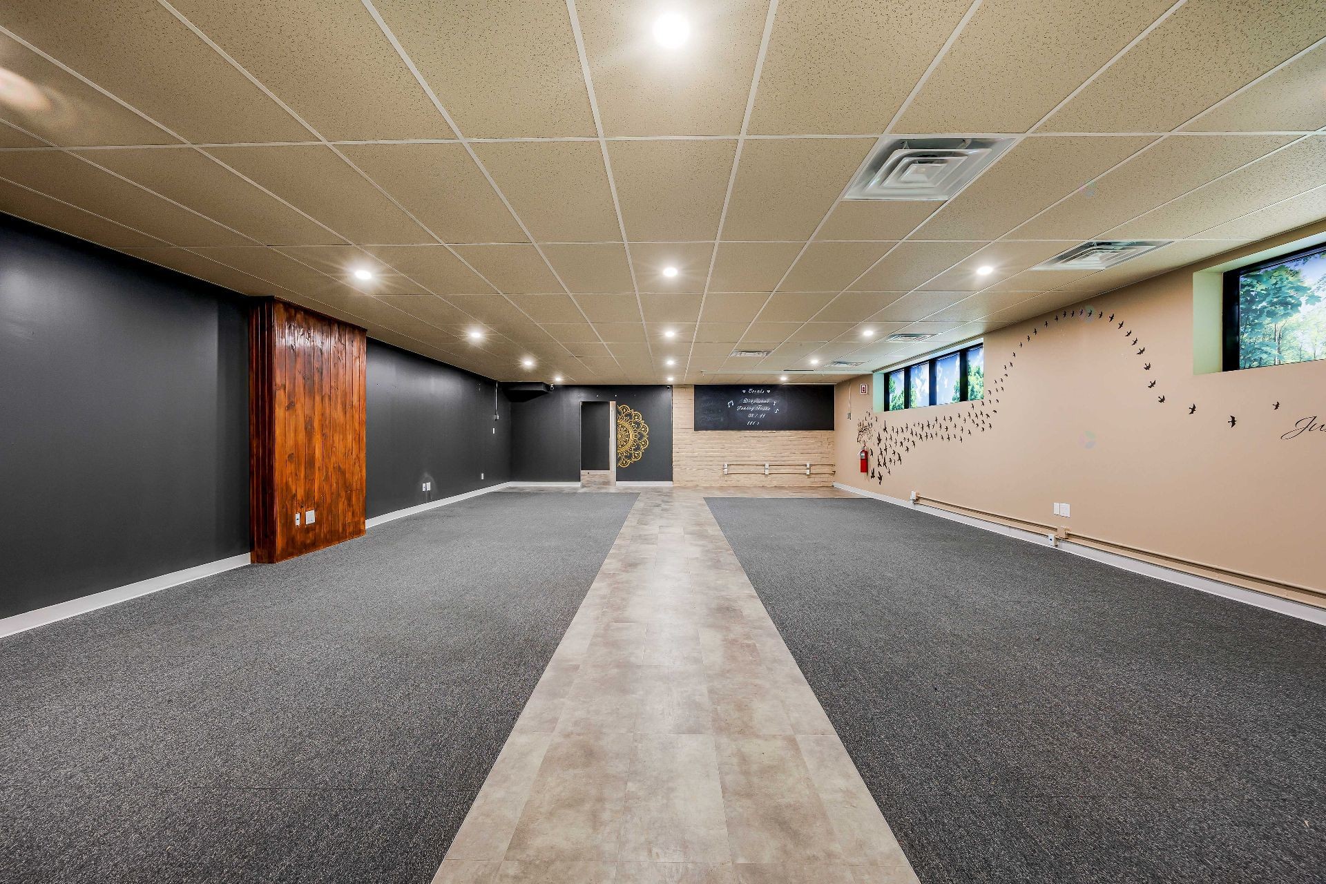 









460


Rue St-Charles O.

, A,
Longueuil (Le Vieux-Longueuil),




QC
J4H1G4

