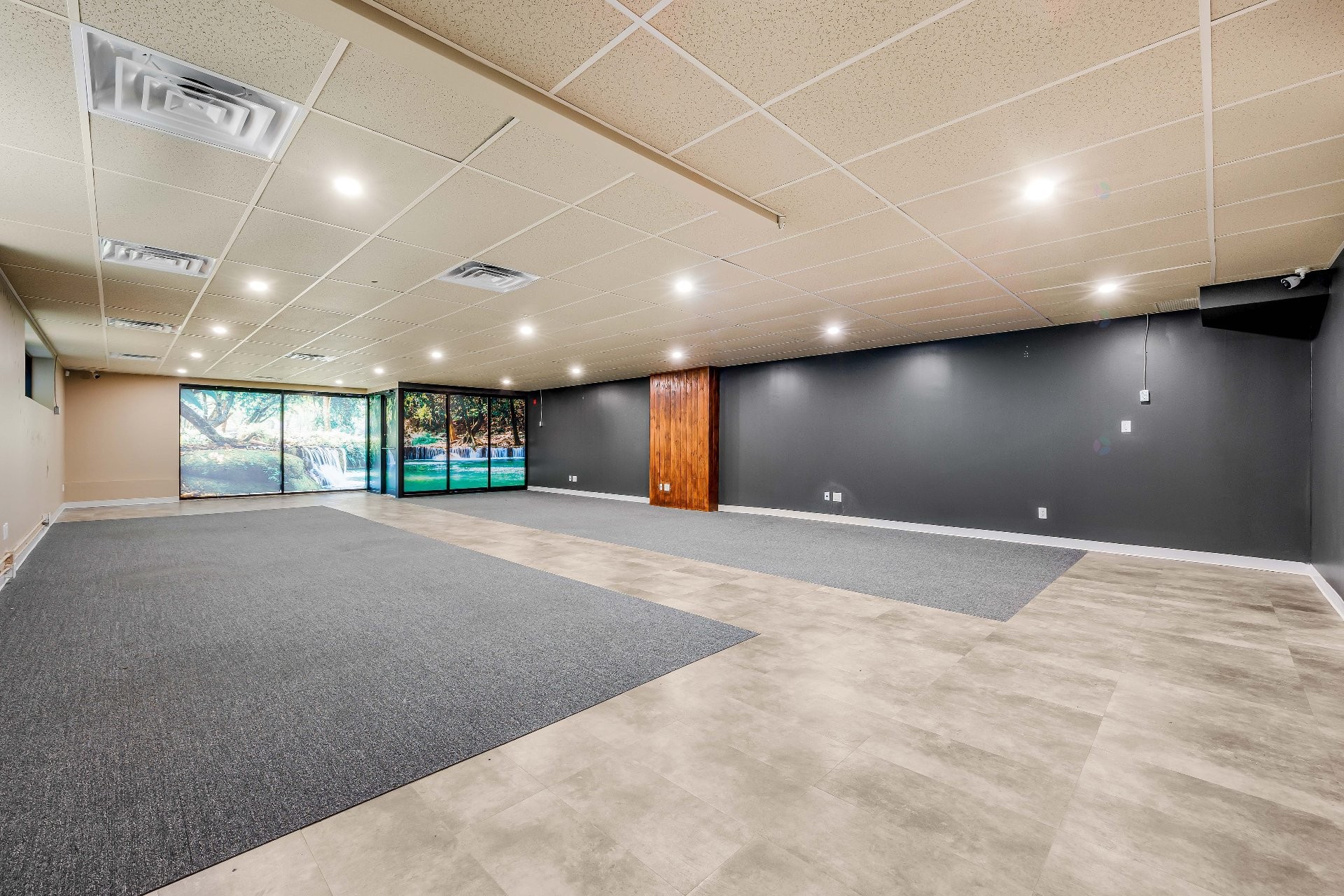 









460


Rue St-Charles O.

, A,
Longueuil (Le Vieux-Longueuil),




QC
J4H1G4

