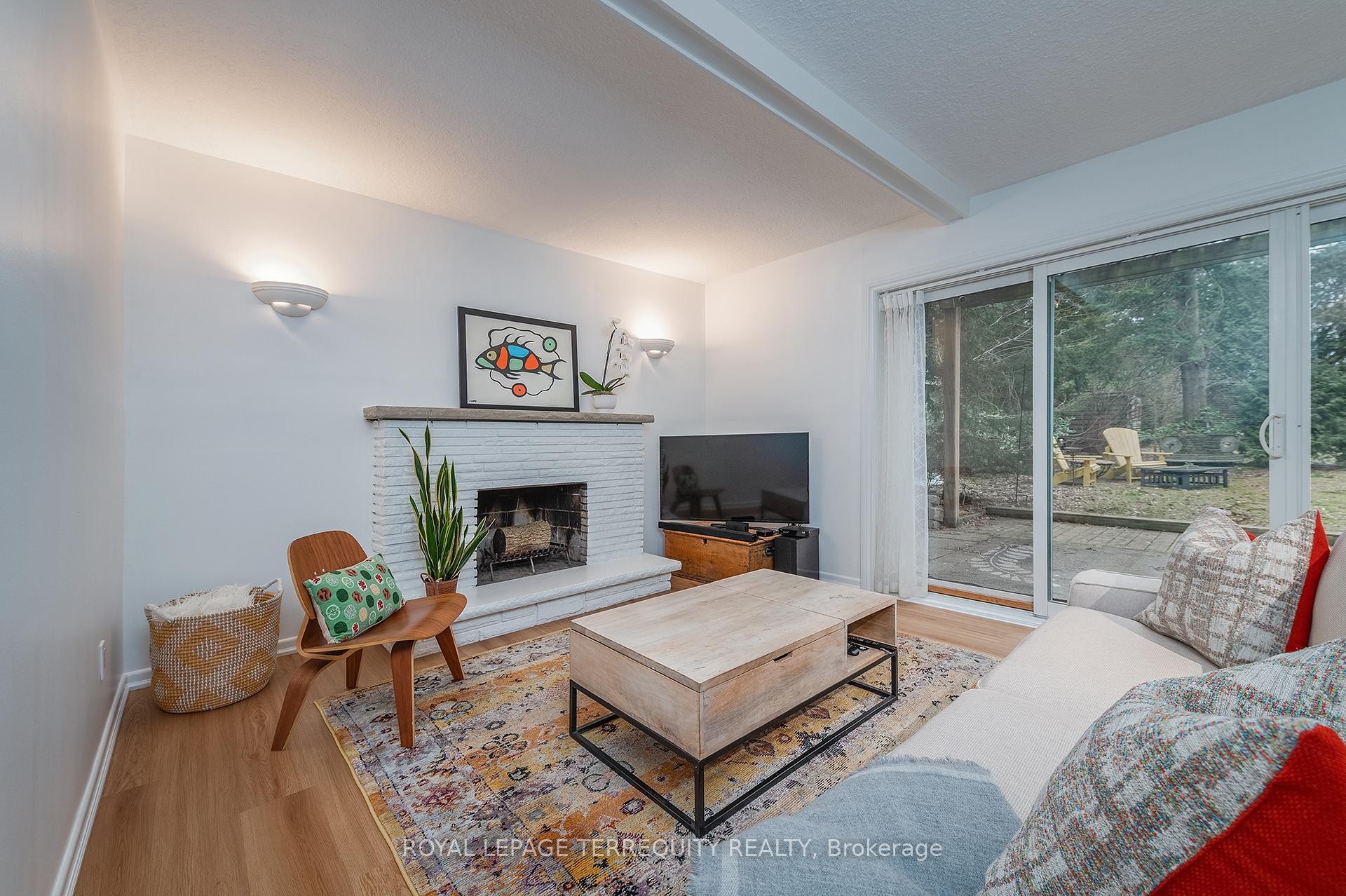 









6


Earlington

Avenue,
Toronto,




ON
M8X 2N5

