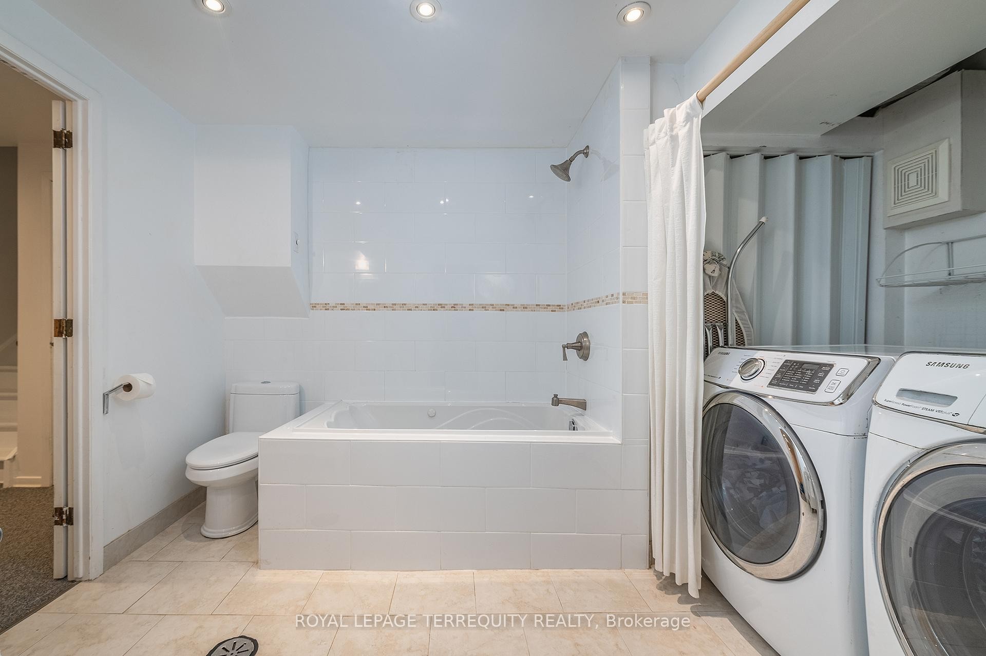 









6


Earlington

Avenue,
Toronto,




ON
M8X 2N5

