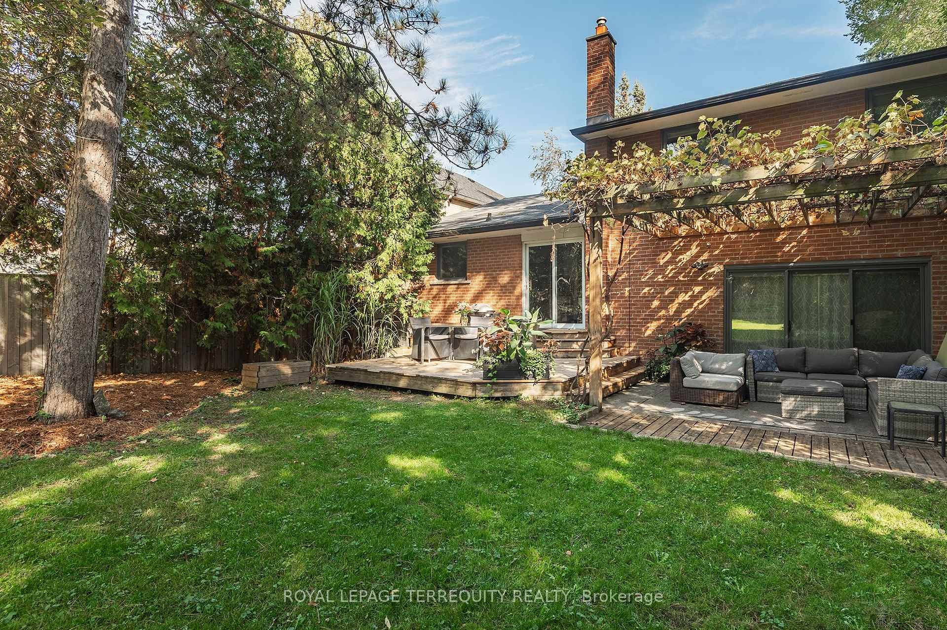 









6


Earlington

Avenue,
Toronto,




ON
M8X 2N5


