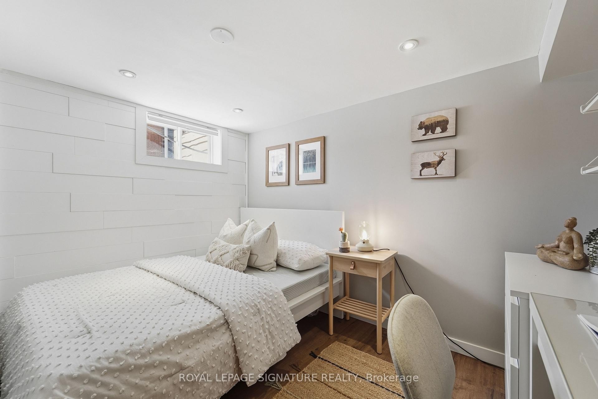 









33


Cochrane

Drive,
Toronto,




ON
M8Z 3Z4

