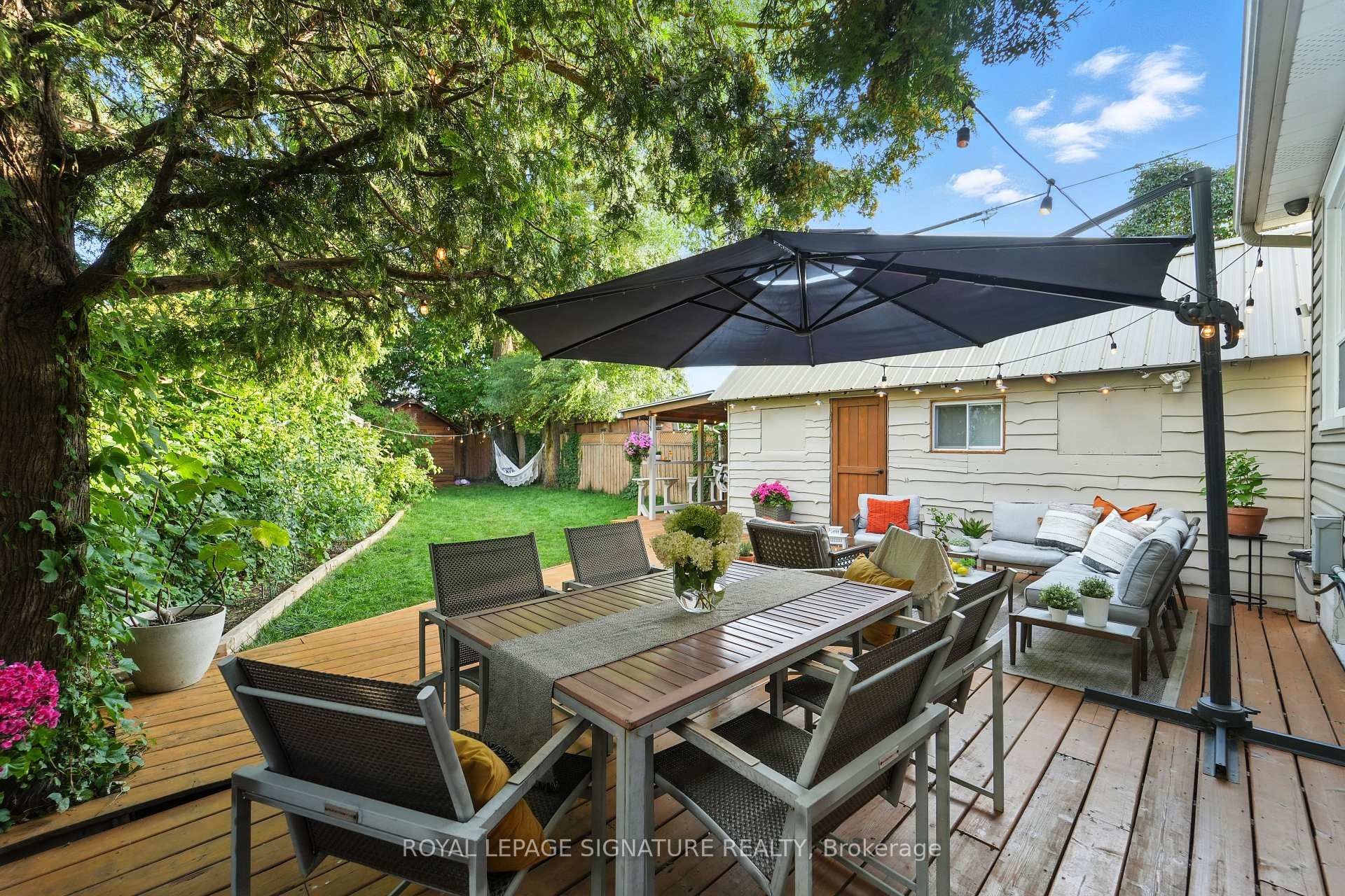 









33


Cochrane

Drive,
Toronto,




ON
M8Z 3Z4

