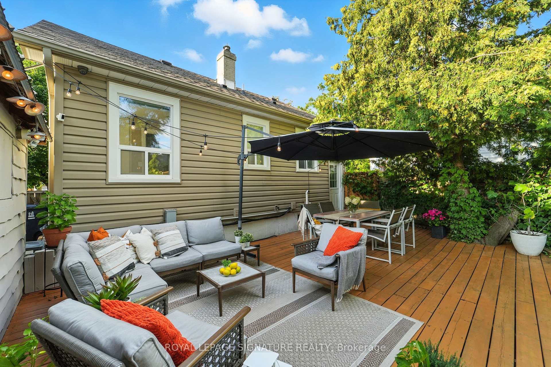 









33


Cochrane

Drive,
Toronto,




ON
M8Z 3Z4

