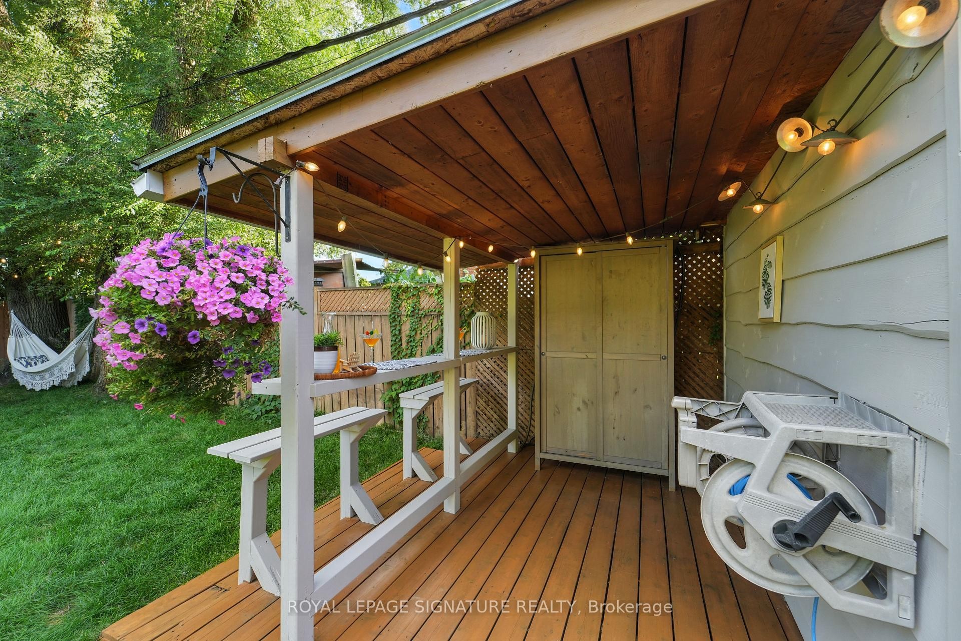 









33


Cochrane

Drive,
Toronto,




ON
M8Z 3Z4

