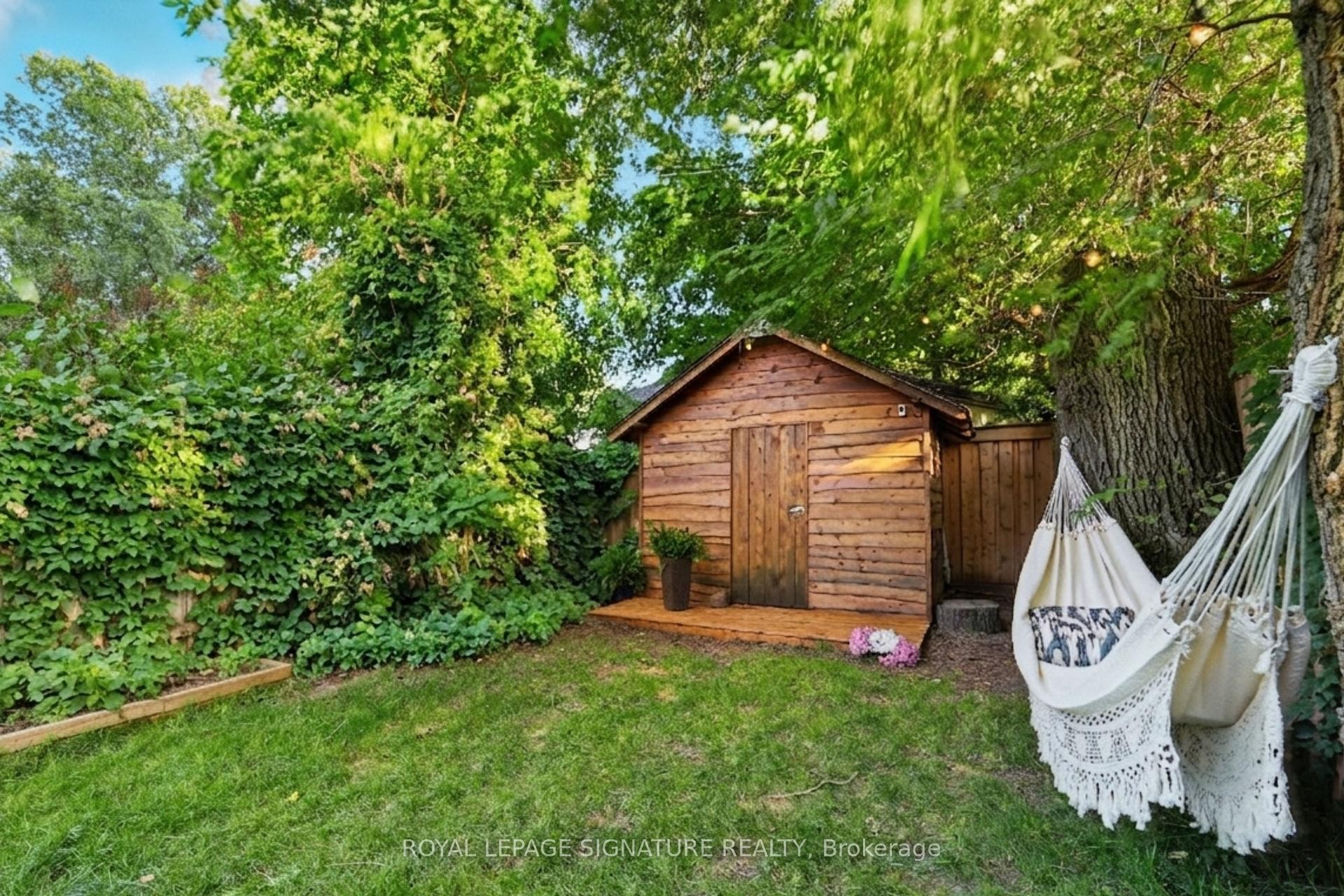 









33


Cochrane

Drive,
Toronto,




ON
M8Z 3Z4

