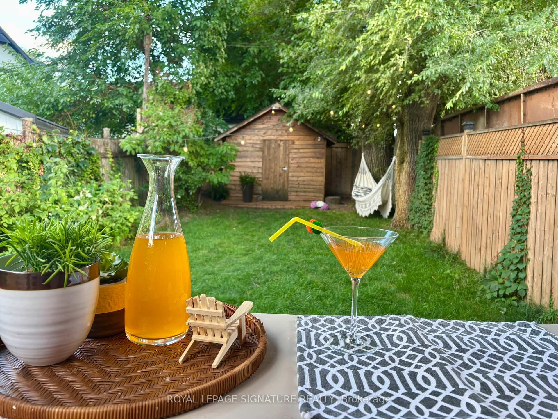 









33


Cochrane

Drive,
Toronto,




ON
M8Z 3Z4

