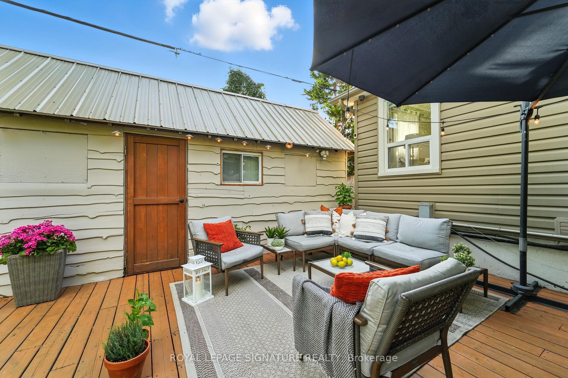 









33


Cochrane

Drive,
Toronto,




ON
M8Z 3Z4

