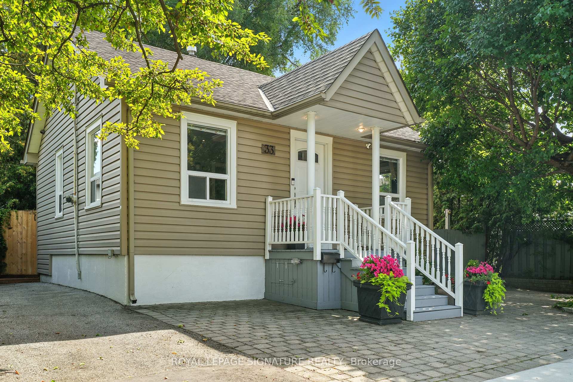 









33


Cochrane

Drive,
Toronto,




ON
M8Z 3Z4

