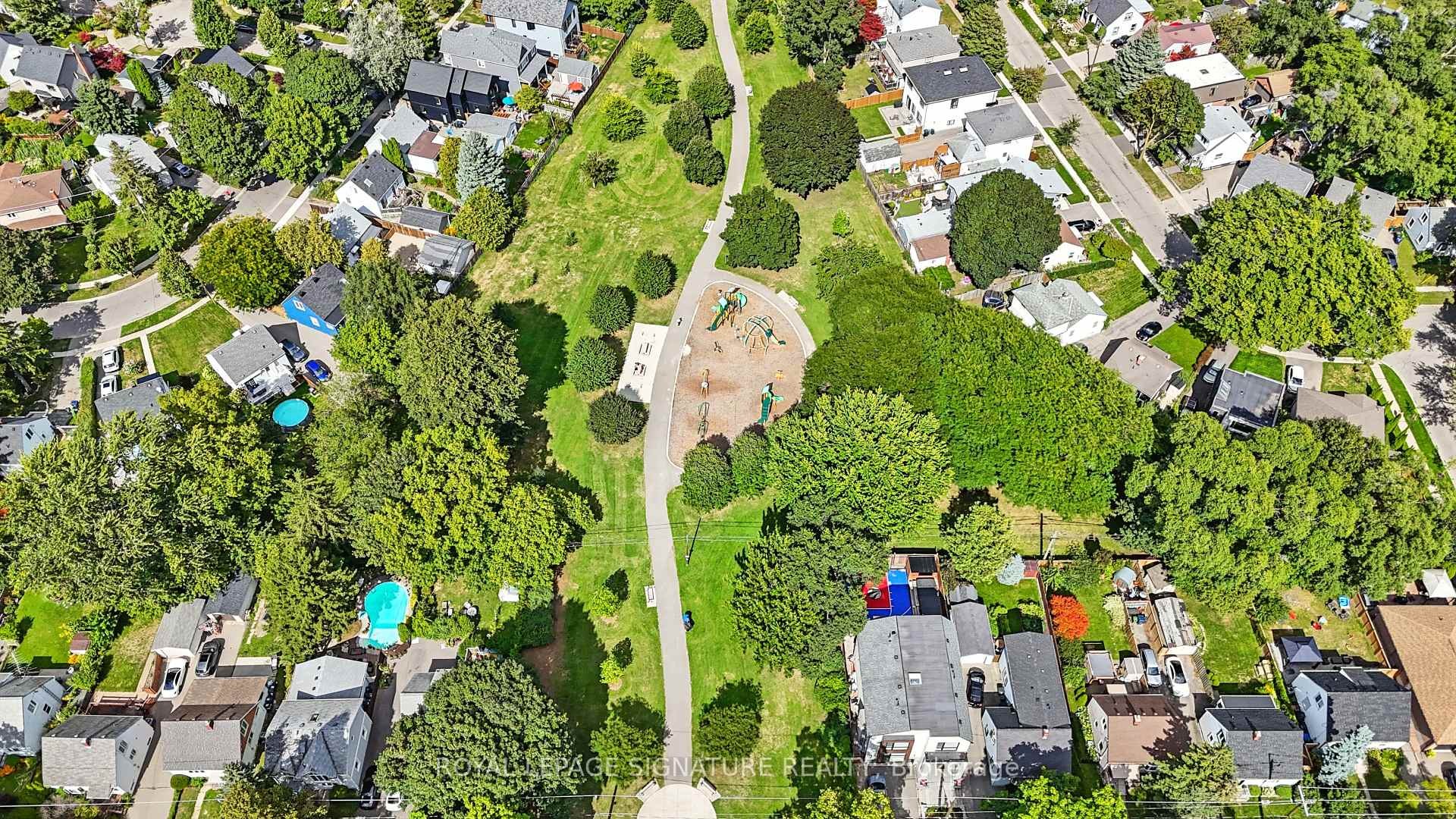 









33


Cochrane

Drive,
Toronto,




ON
M8Z 3Z4

