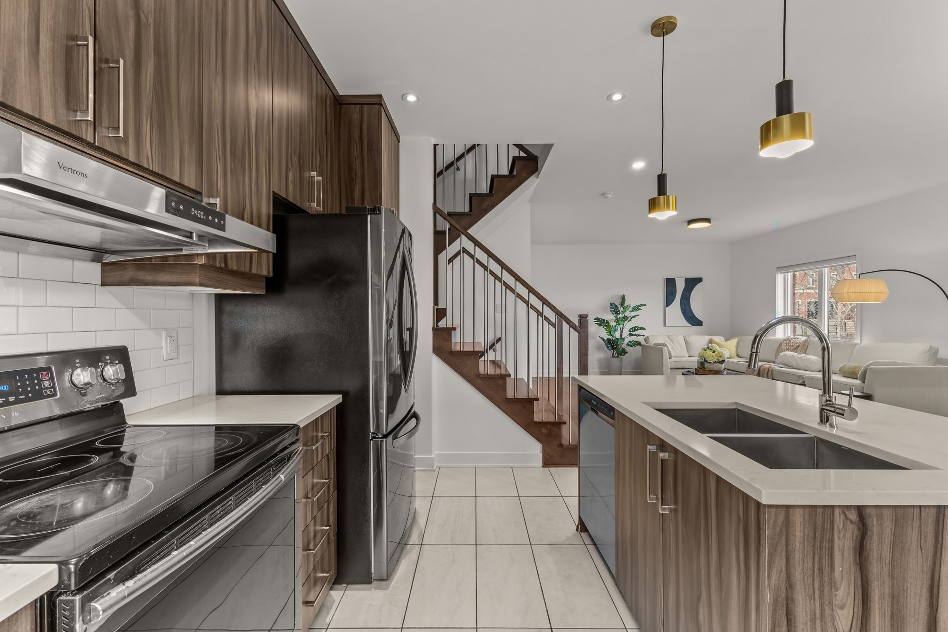 









2116


Rue Pigeon

,
Montréal (LaSalle),




QC
H8N1A6

