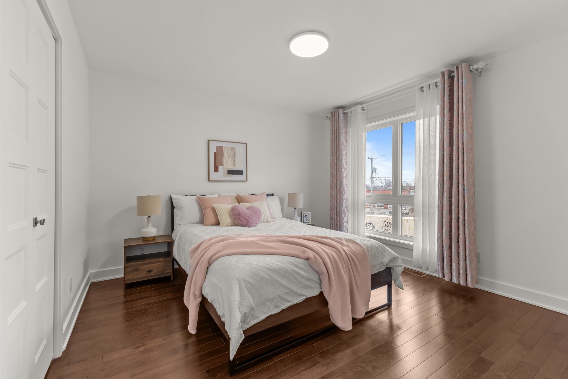 









2116


Rue Pigeon

,
Montréal (LaSalle),




QC
H8N1A6

