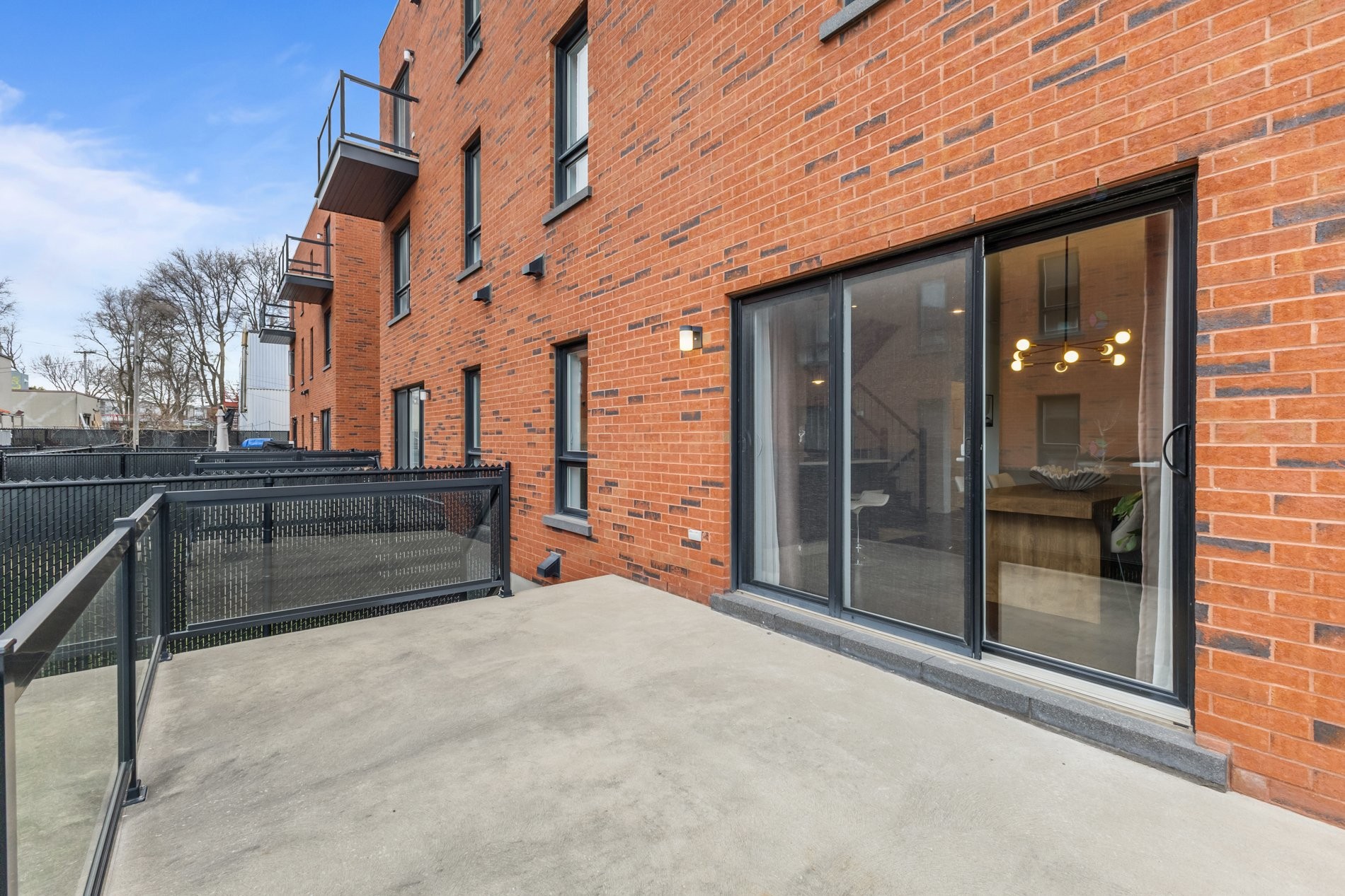 









2116


Rue Pigeon

,
Montréal (LaSalle),




QC
H8N1A6

