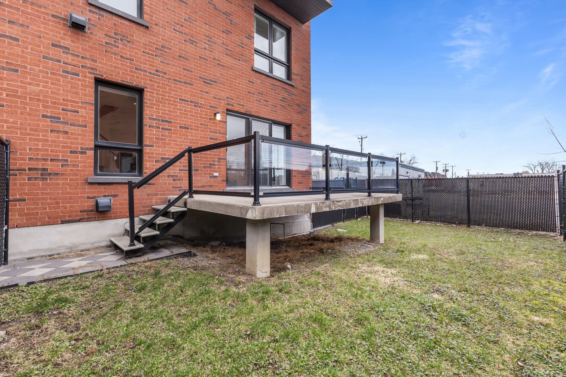 









2116


Rue Pigeon

,
Montréal (LaSalle),




QC
H8N1A6

