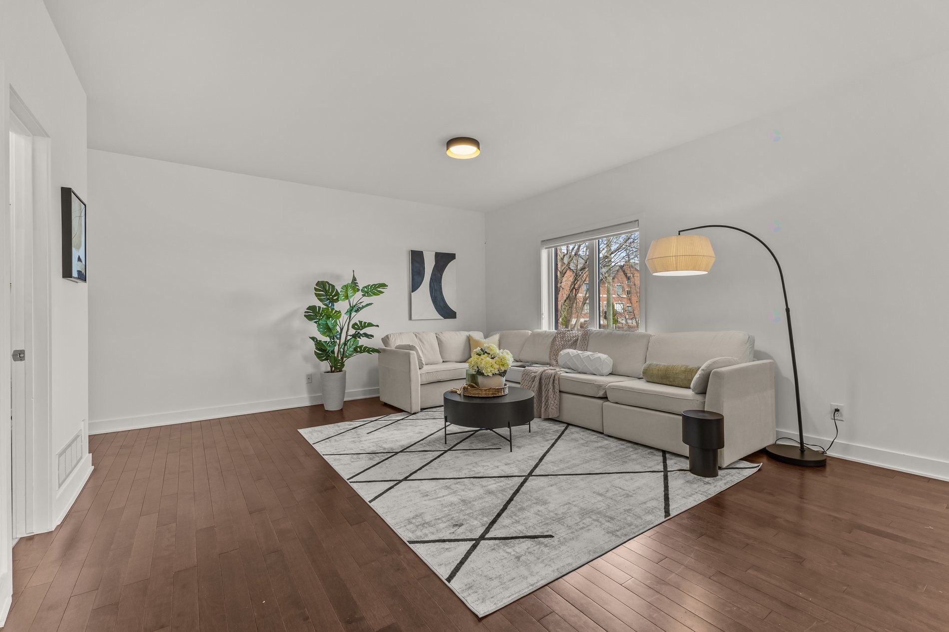 









2116


Rue Pigeon

,
Montréal (LaSalle),




QC
H8N1A6

