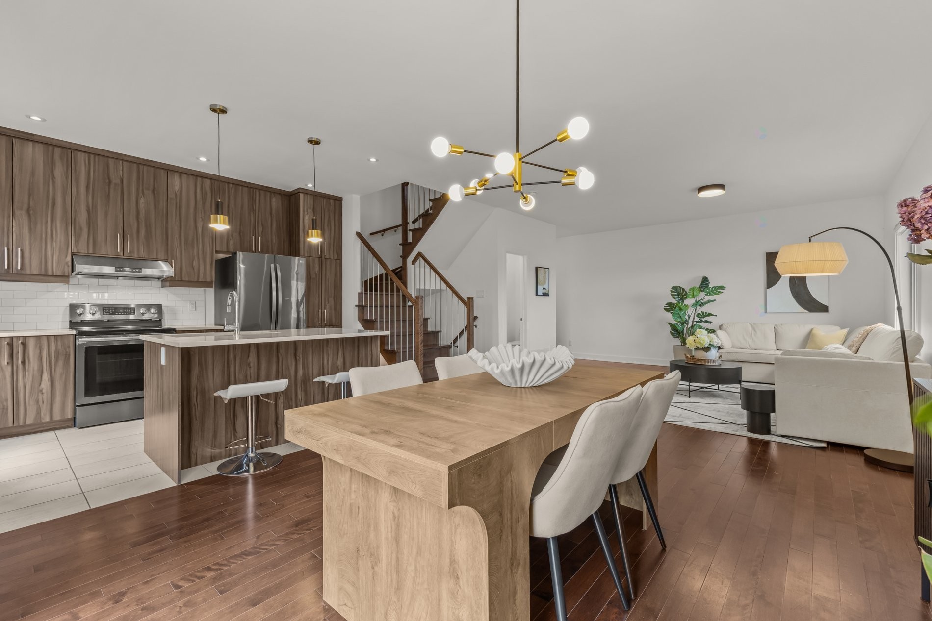 









2116


Rue Pigeon

,
Montréal (LaSalle),




QC
H8N1A6

