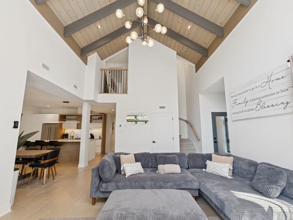 









3005


Allée du Valais

, 201,
Mont-Tremblant,




QC
J8E1C6


