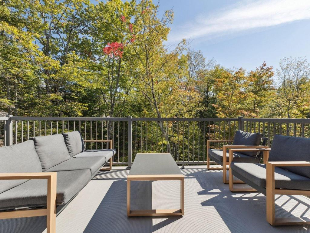









3005


Allée du Valais

, 201,
Mont-Tremblant,




QC
J8E1C6

