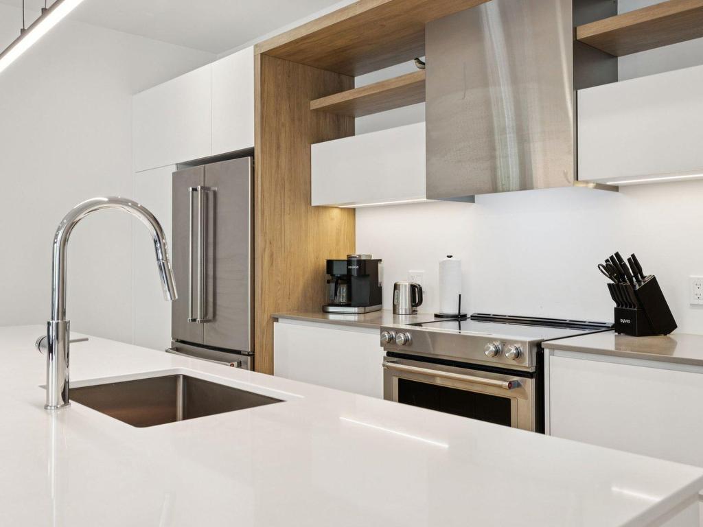 









3005


Allée du Valais

, 201,
Mont-Tremblant,




QC
J8E1C6

