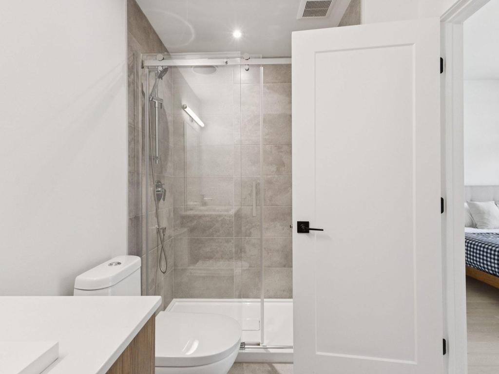 









3005


Allée du Valais

, 201,
Mont-Tremblant,




QC
J8E1C6

