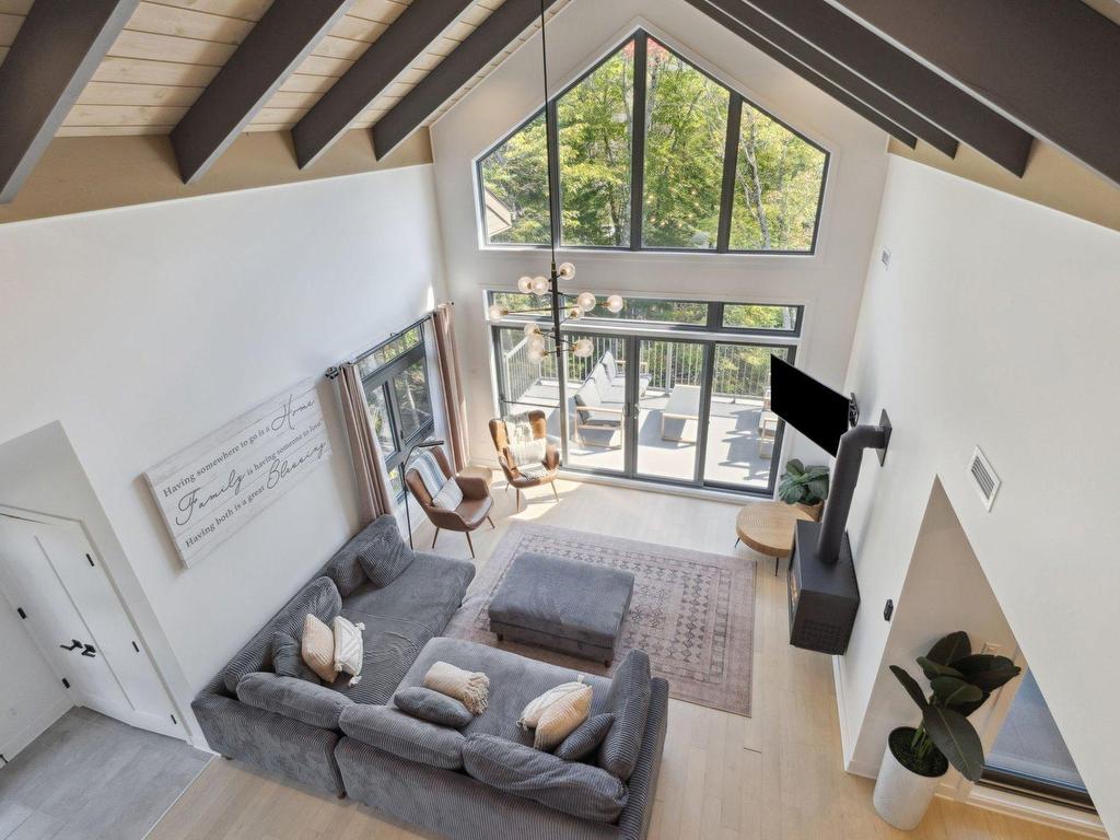 









3005


Allée du Valais

, 201,
Mont-Tremblant,




QC
J8E1C6

