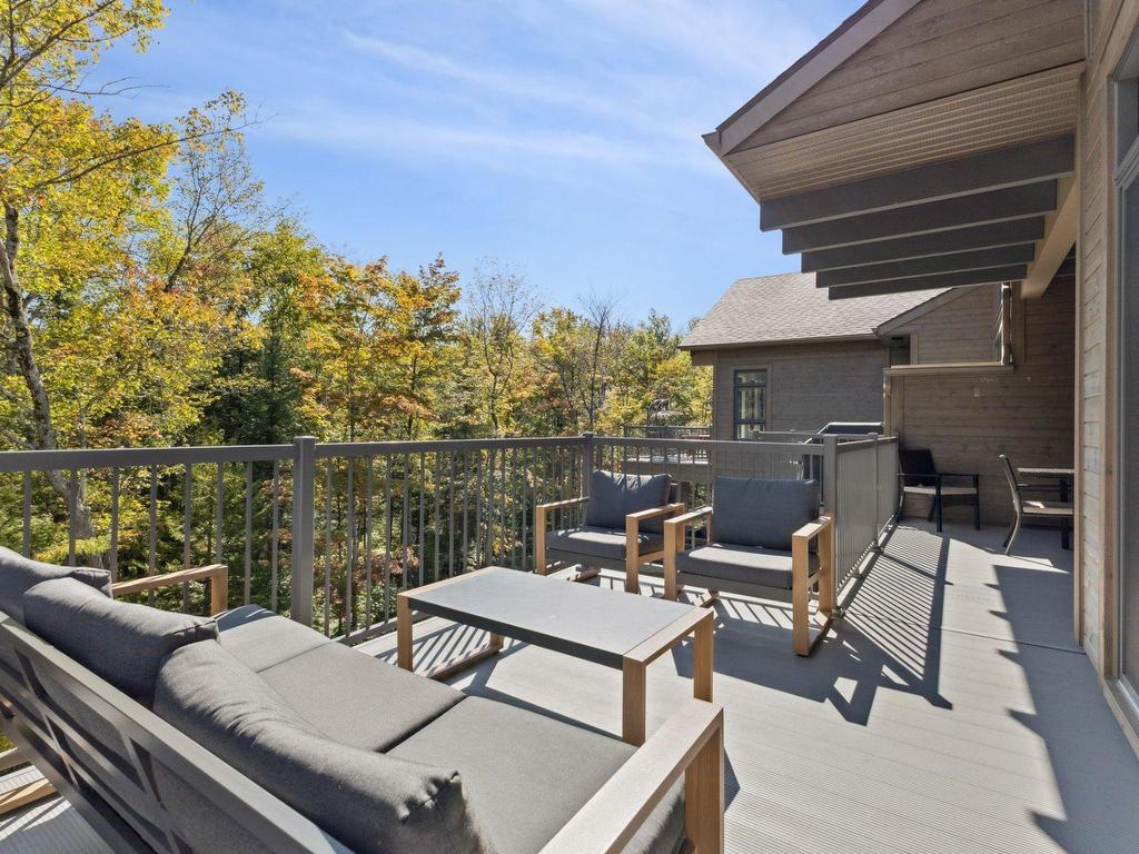 









3005


Allée du Valais

, 201,
Mont-Tremblant,




QC
J8E1C6

