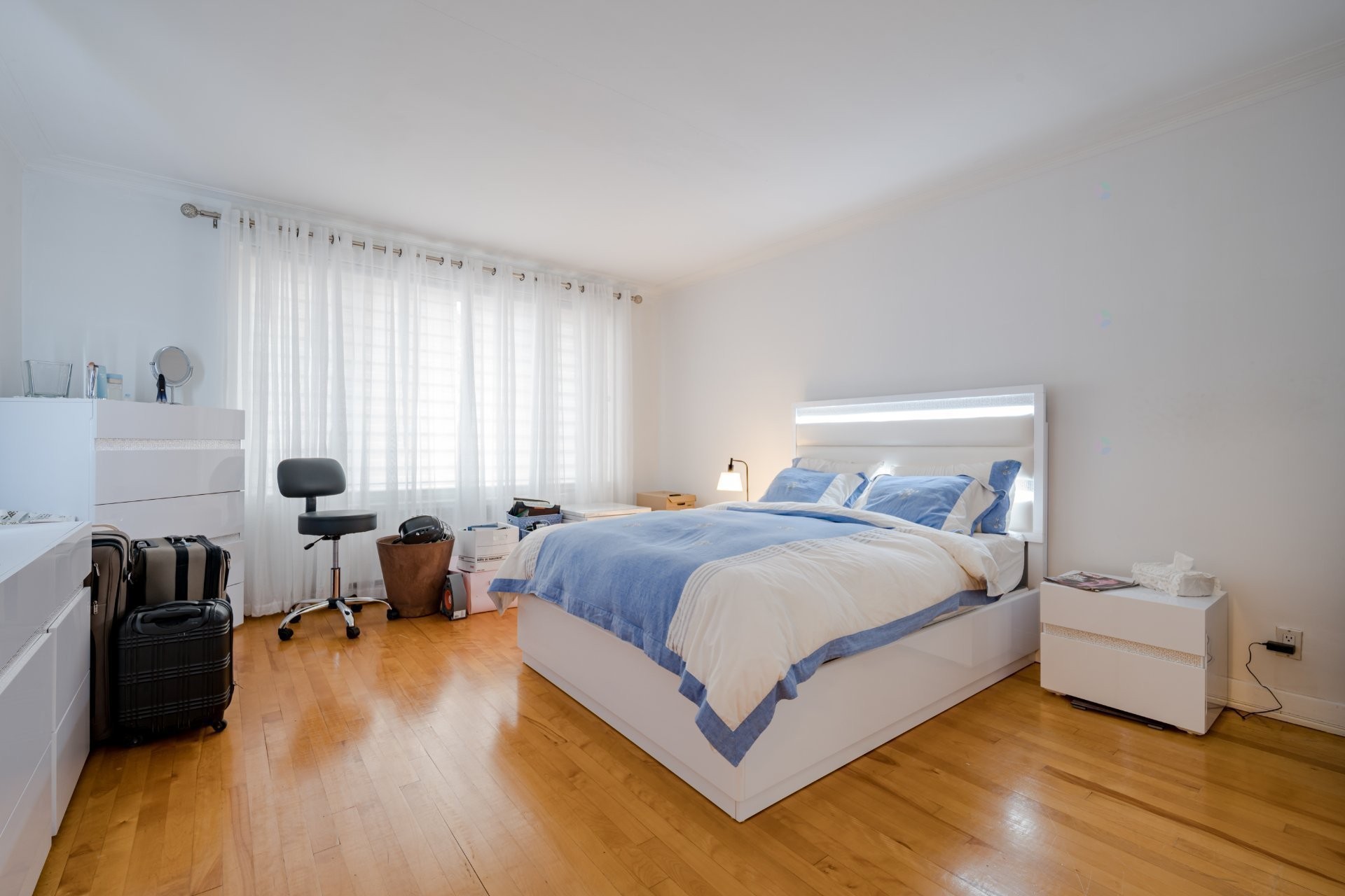 









2146


Ch. de Dunkirk

,
Mont-Royal,




QC
H3R3K7

