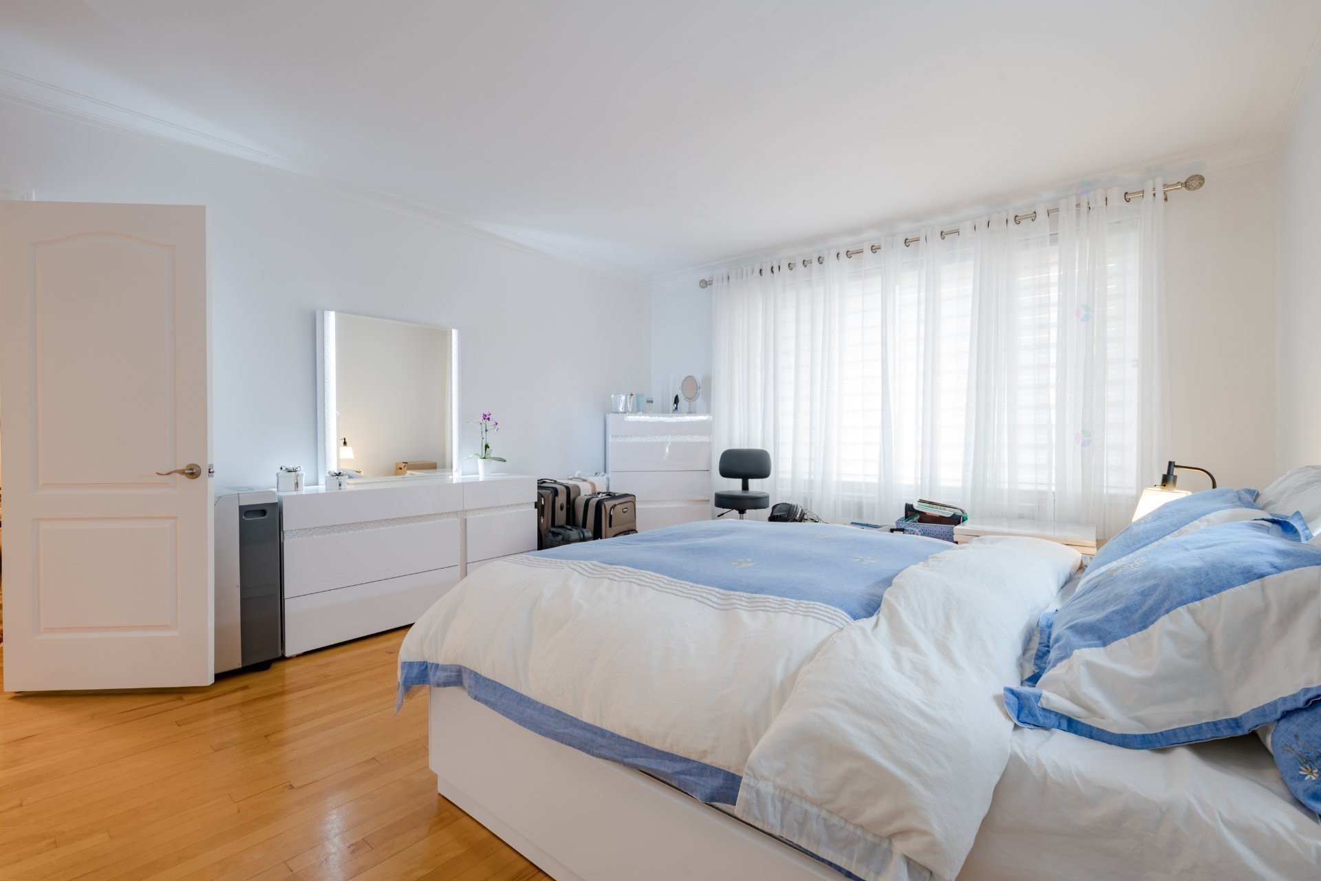 









2146


Ch. de Dunkirk

,
Mont-Royal,




QC
H3R3K7

