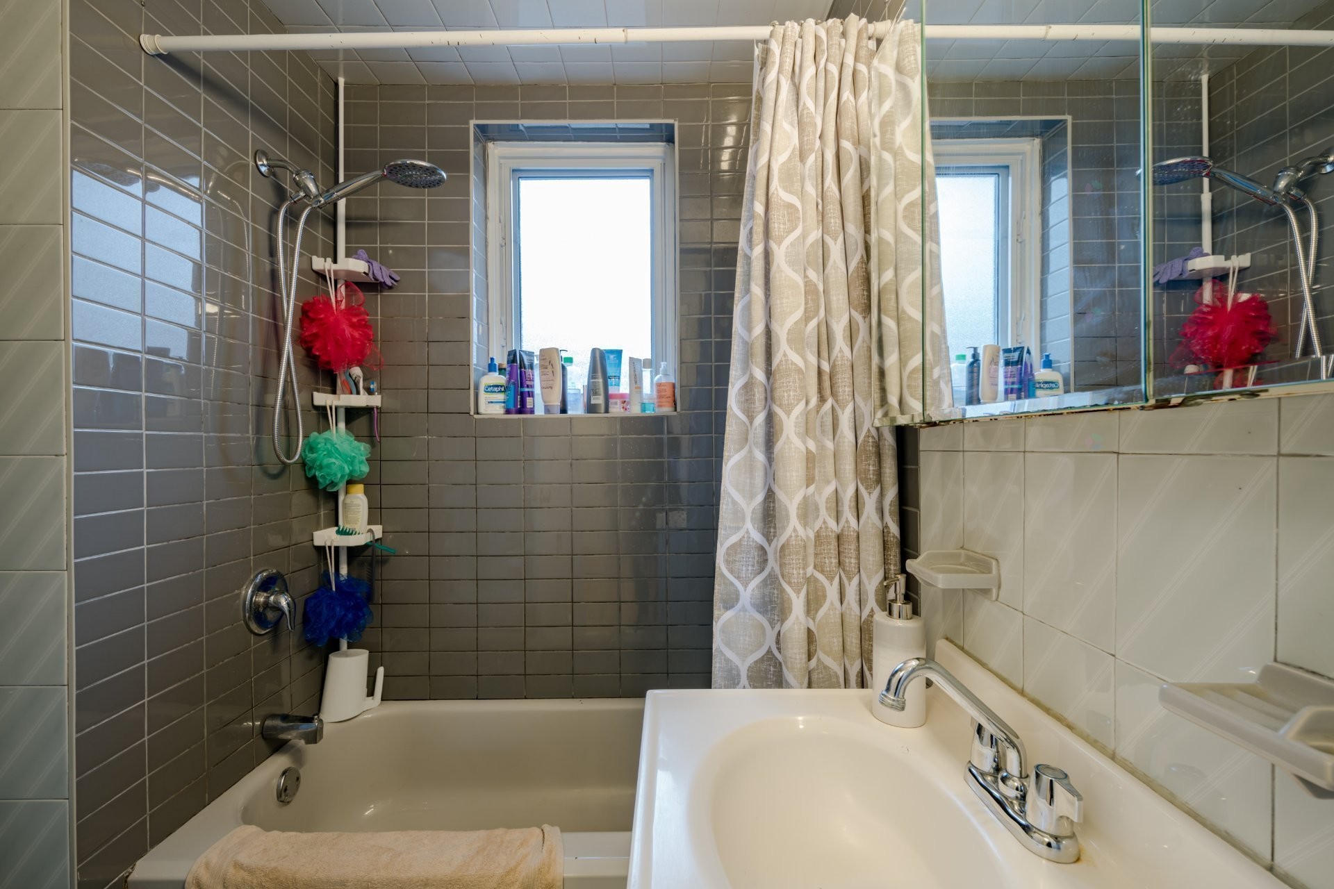 









2146


Ch. de Dunkirk

,
Mont-Royal,




QC
H3R3K7

