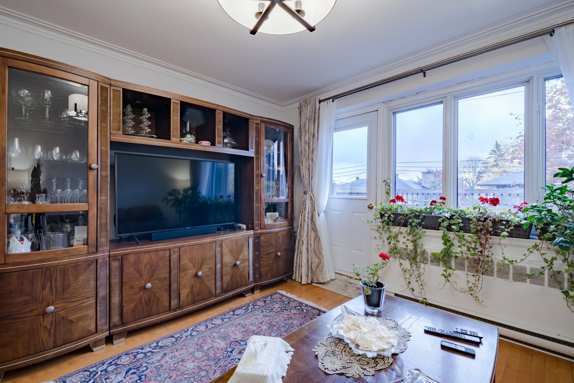 









2146


Ch. de Dunkirk

,
Mont-Royal,




QC
H3R3K7

