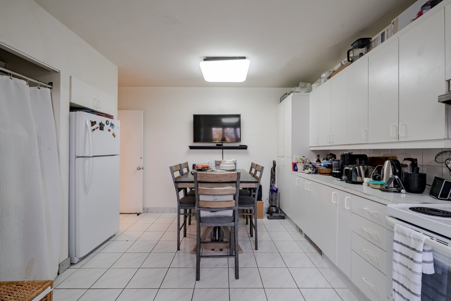 









2146


Ch. de Dunkirk

,
Mont-Royal,




QC
H3R3K7

