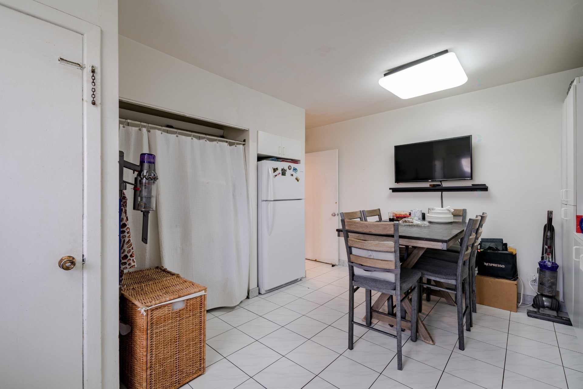 









2146


Ch. de Dunkirk

,
Mont-Royal,




QC
H3R3K7

