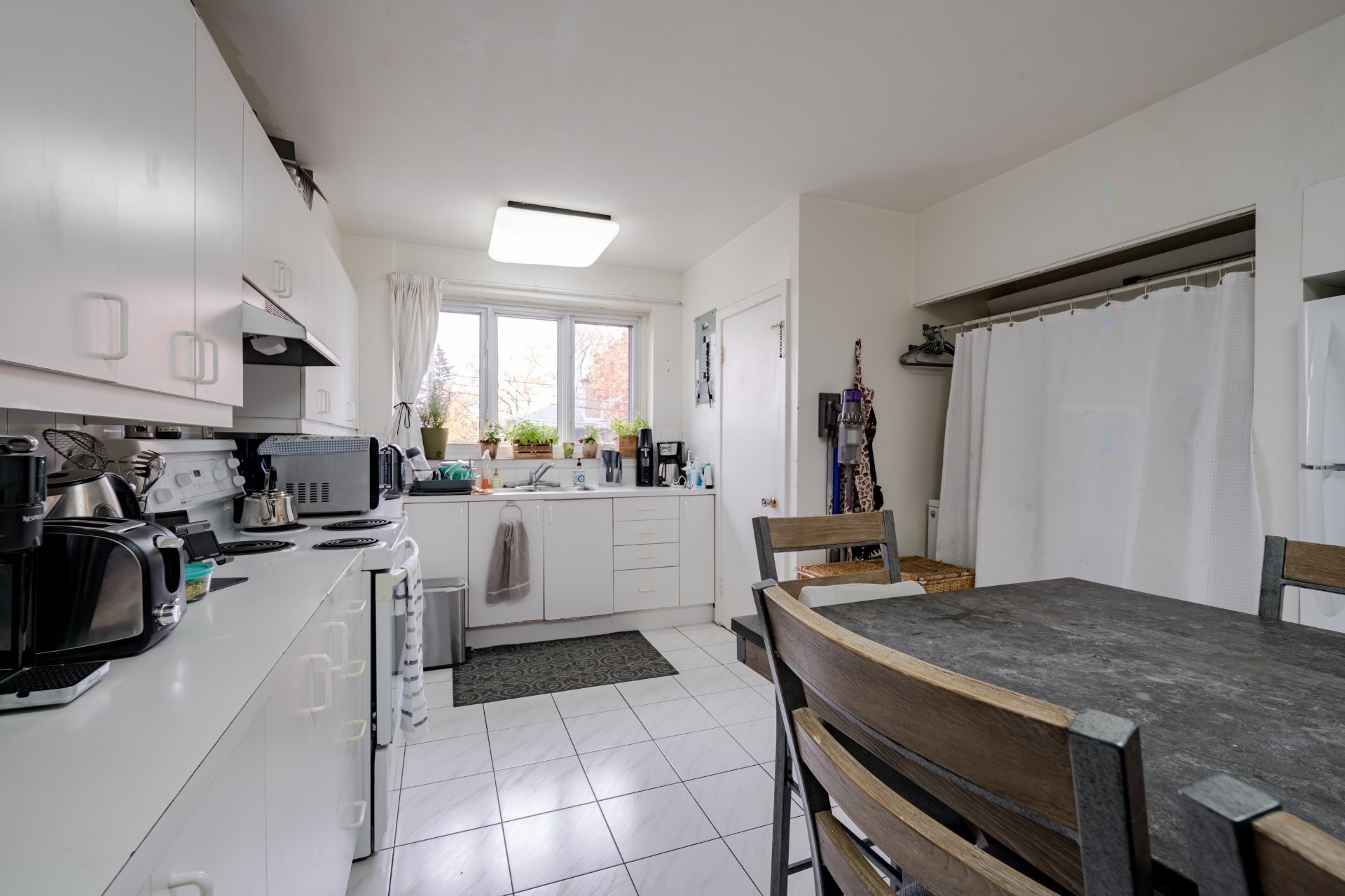 









2146


Ch. de Dunkirk

,
Mont-Royal,




QC
H3R3K7

