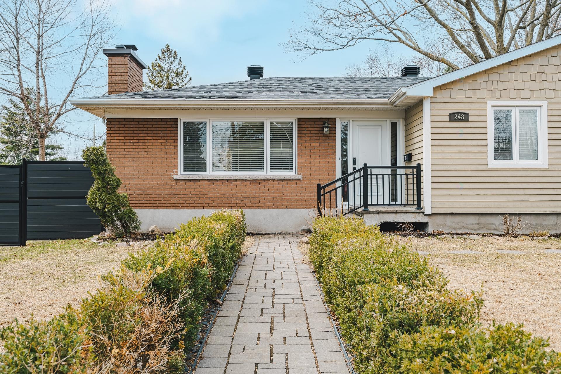 









248


Nassau Street

,
Beaconsfield,




QC
H9W2V2

