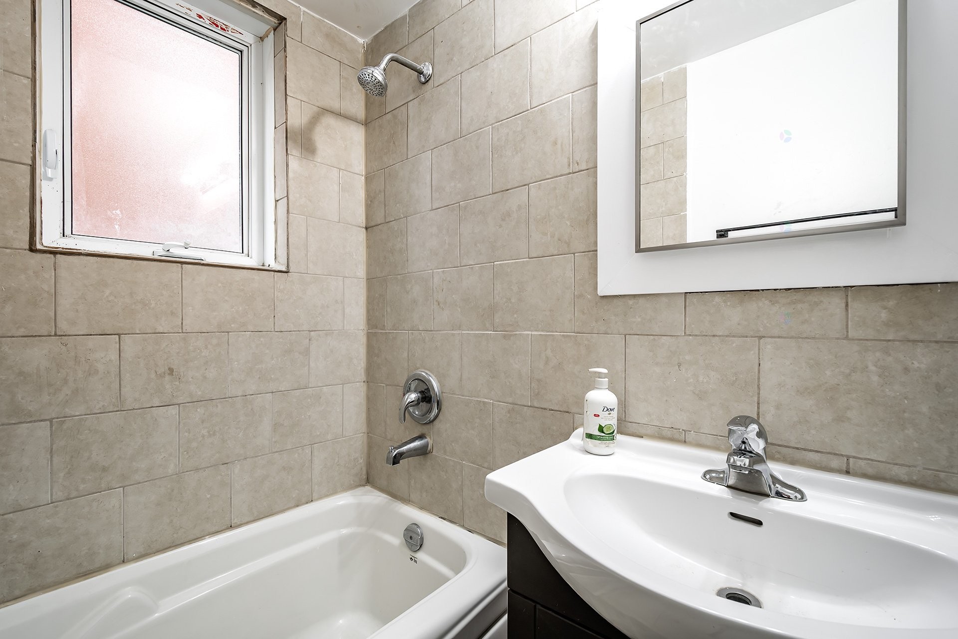 









59


Rue Philp

, 2,
Longueuil (Greenfield Park),




QC
J4R2J7

