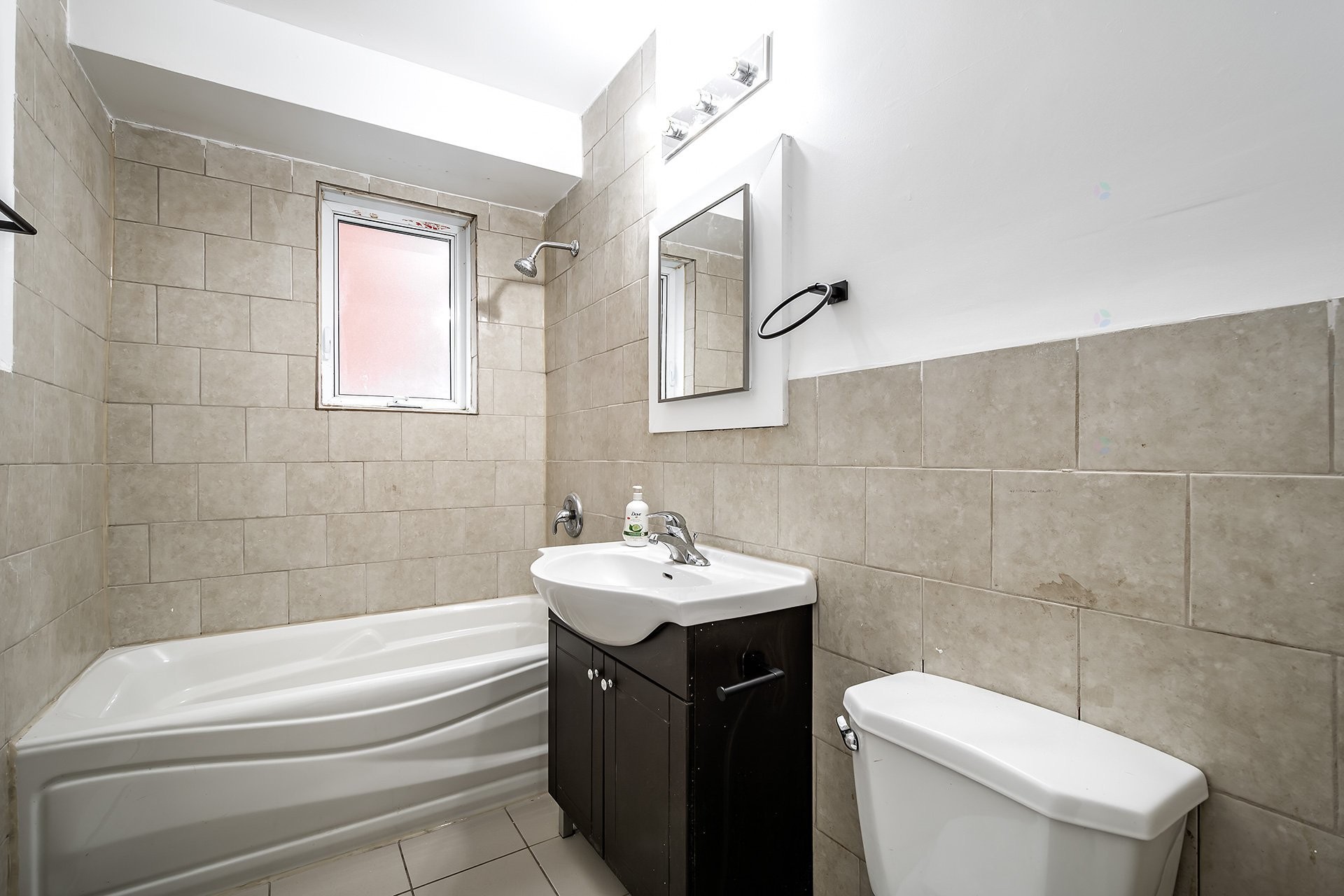 









59


Rue Philp

, 2,
Longueuil (Greenfield Park),




QC
J4R2J7

