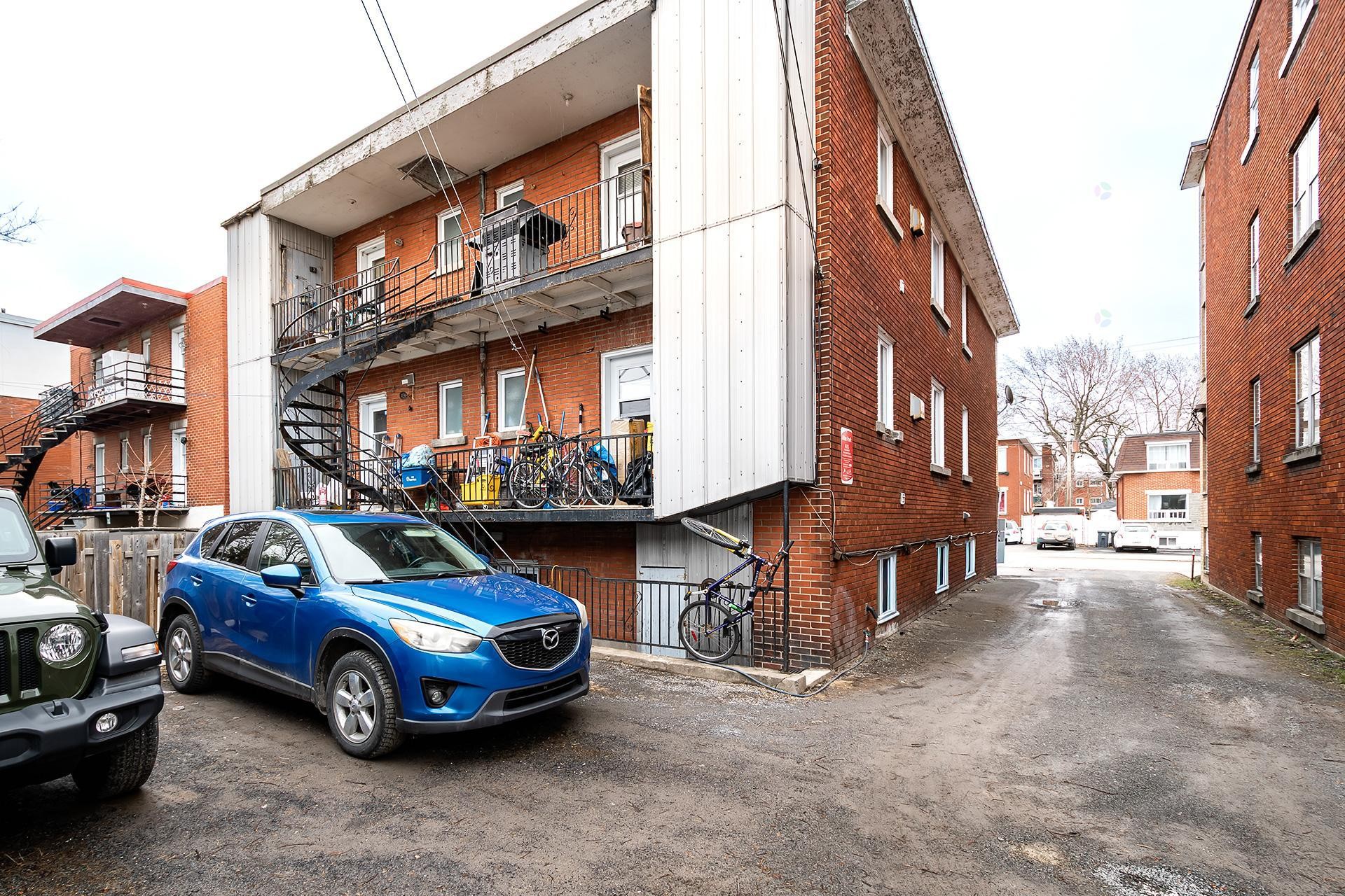 









59


Rue Philp

, 2,
Longueuil (Greenfield Park),




QC
J4R2J7

