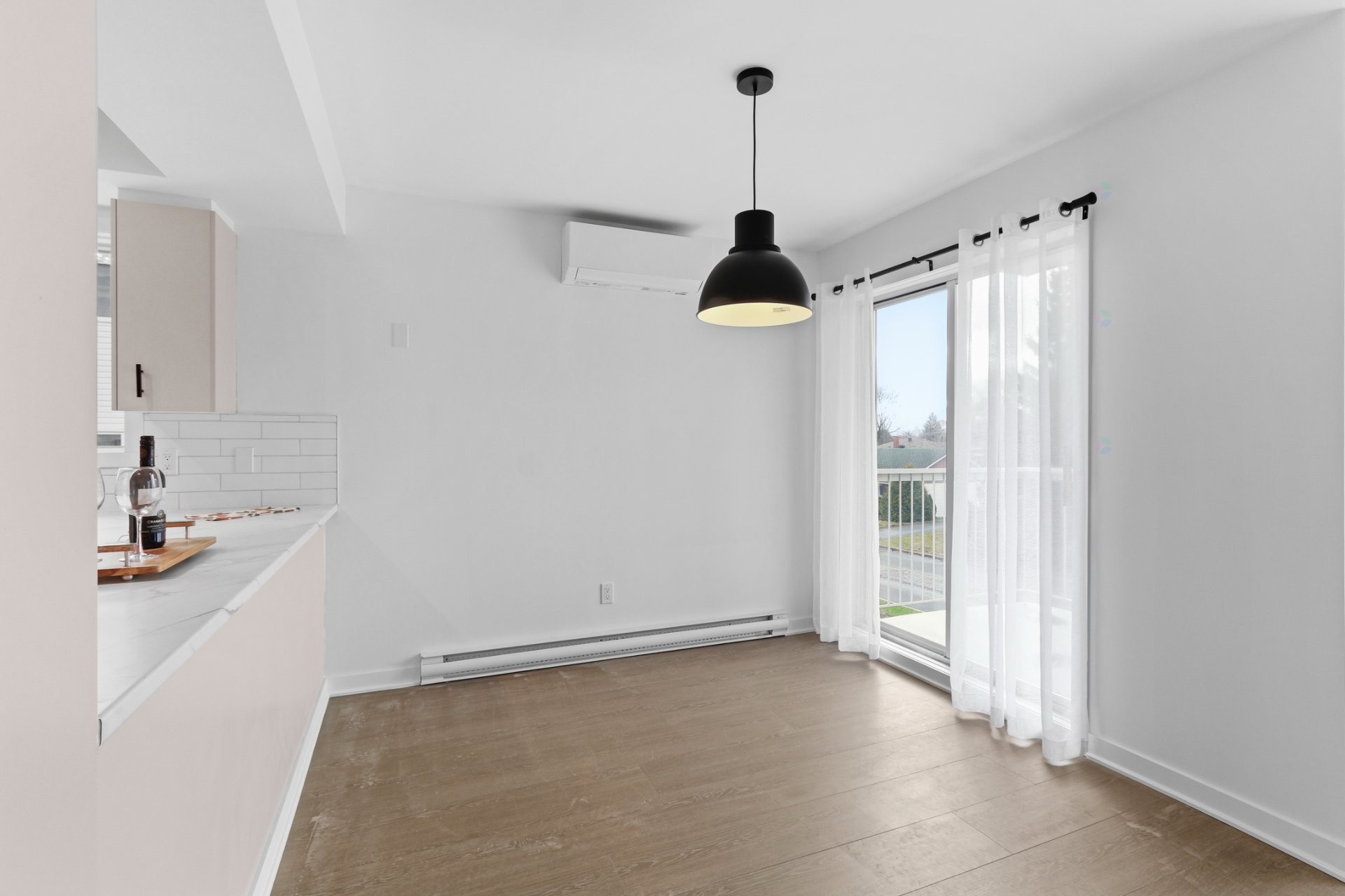 









112


Rue Richelieu

, 4,
Châteauguay,




QC
J6K5C3

