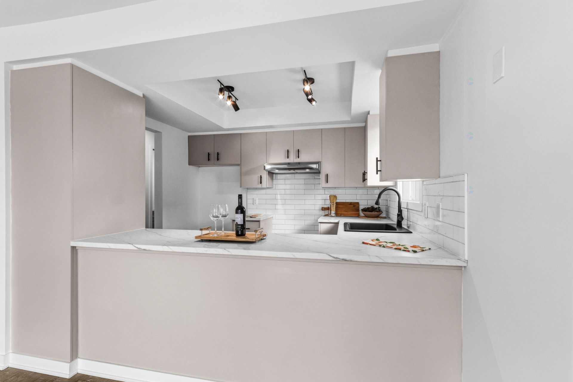 









112


Rue Richelieu

, 4,
Châteauguay,




QC
J6K5C3

