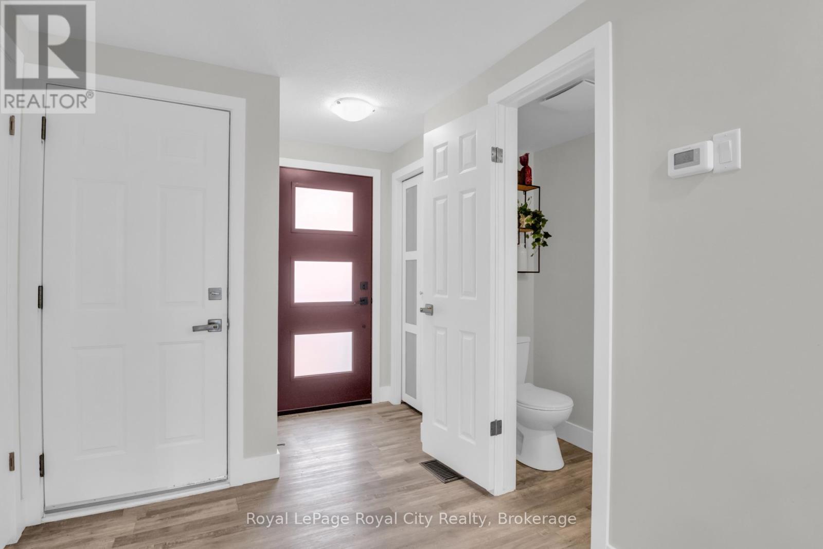 












155 STEPHANIE DRIVE

,
Guelph (Willow West/Sugarbush/West Acres),




Ontario
N1K1X7

