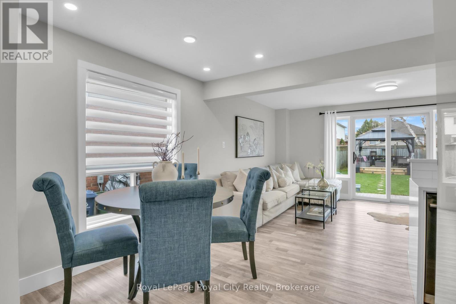 












155 STEPHANIE DRIVE

,
Guelph (Willow West/Sugarbush/West Acres),




Ontario
N1K1X7

